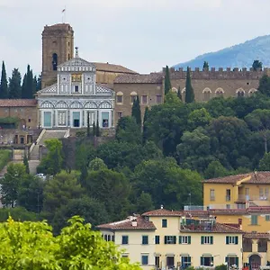 a-postcard-view-in-a-vintage-apartment.it-tuscanyhotel.com/